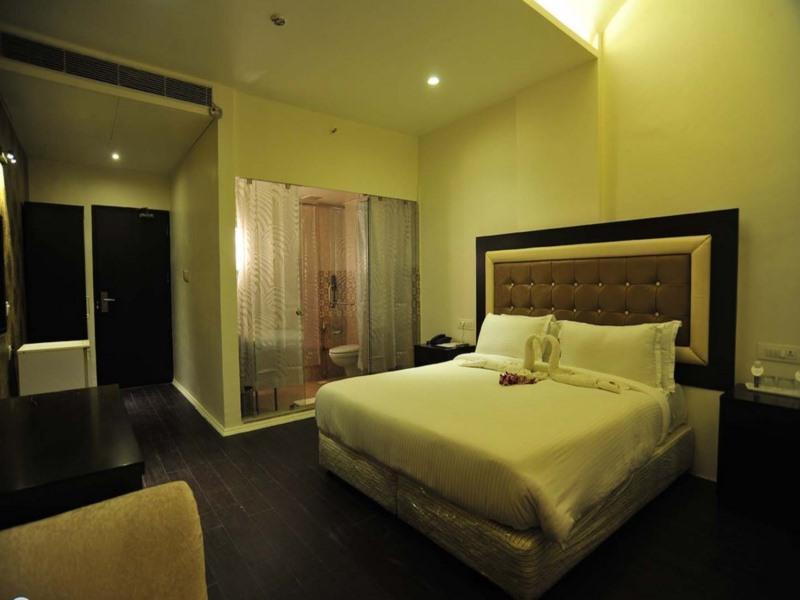 Grand Nakshatra Hotel Ānand Zewnętrze zdjęcie