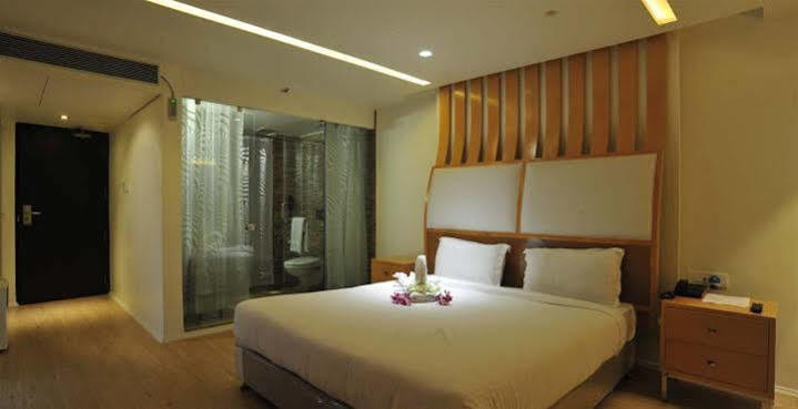 Grand Nakshatra Hotel Ānand Zewnętrze zdjęcie